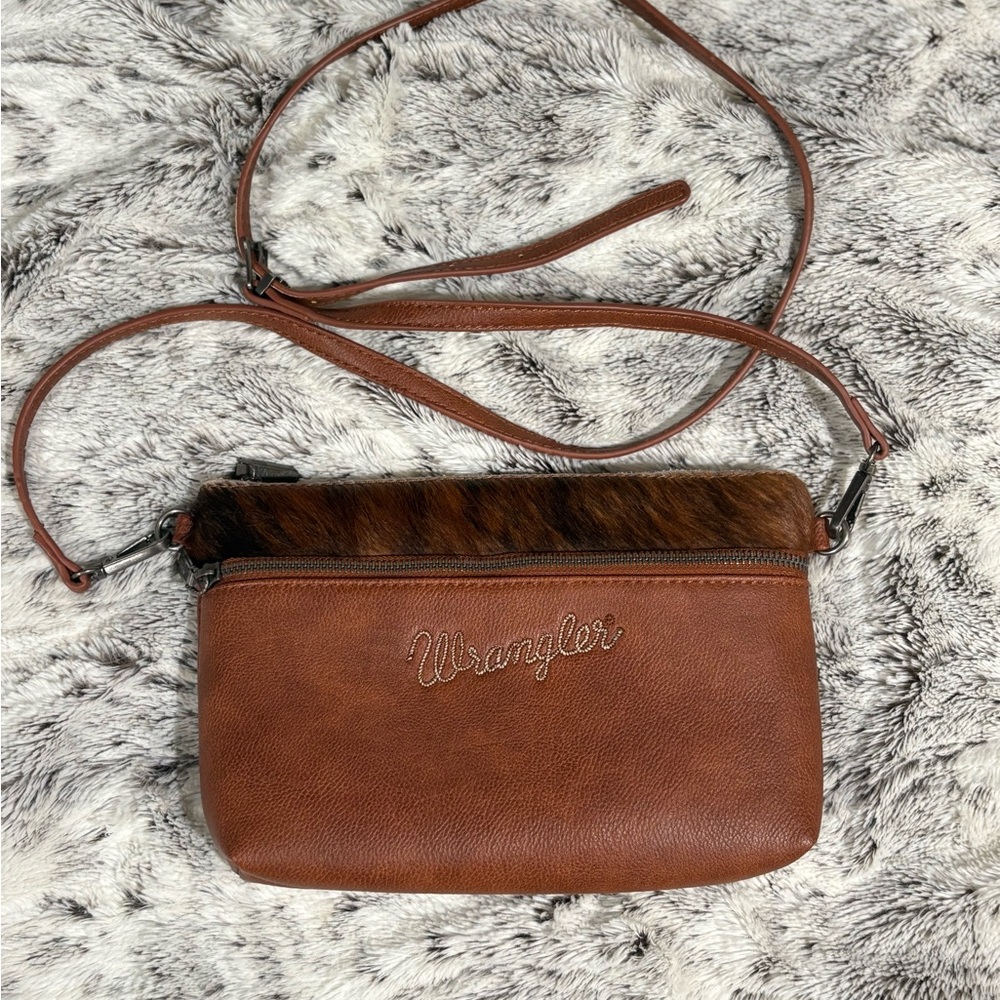 Wrangler Brown Leather Crossbody Bag with Adjustable Strap